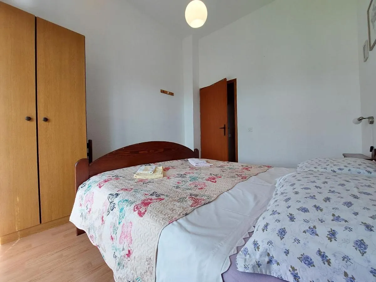 Apartments Vilim Pinezići
